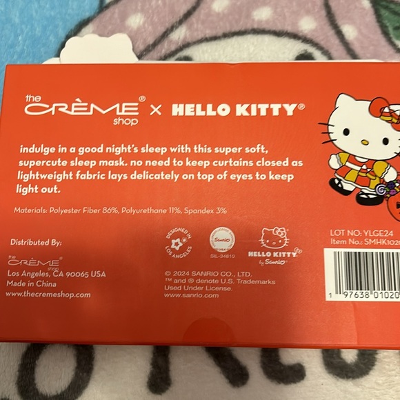 NWT the crème sho Hello Kitty Limited Edition Halloween Beauty Rest Sleep Mask - Picture 2 of 2